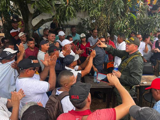 Mineros levantan bloqueo en El Bagre, Antioquia, tras acuerdos