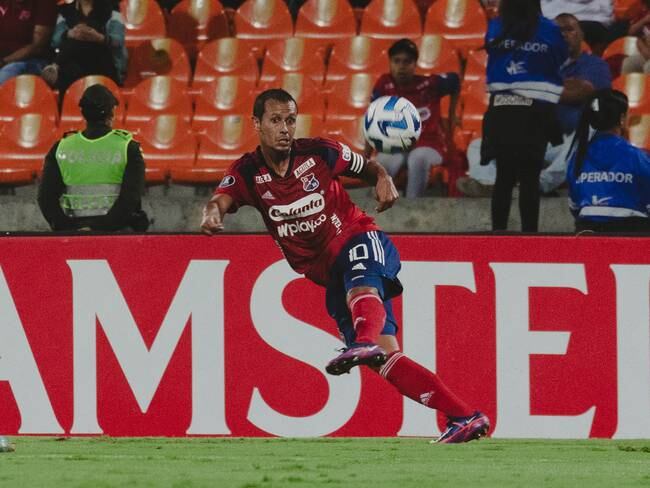 Andrés Ricaurte en el momento en el que asistió a Luciano Pons en el gol para Medellín ante Metropolitanos / Foto: @DIM_Oficial