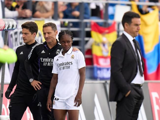 Linda Caicedo salió lesionada en el último partido del Real Madrid. (Photo by Angel Martinez/Getty Images)