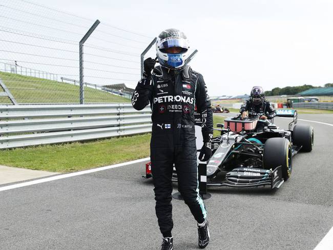 En la última vuelta, Valtteri Bottas le ganó la ‘pole position’ a Hamilton