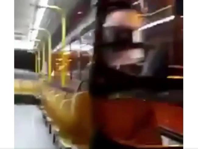 Video: Supuesto alma en pena atormenta a chofer de bus en Argentina | Captura de video