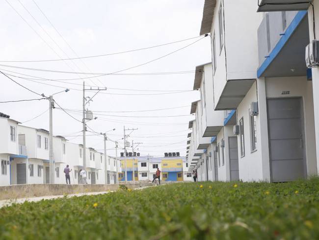 Financiar viviendas por el 90% es una buena medida: exministro de Vivienda