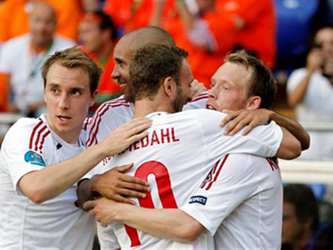 Dinamarca venció 1-0 a la favorita Holanda en su estreno