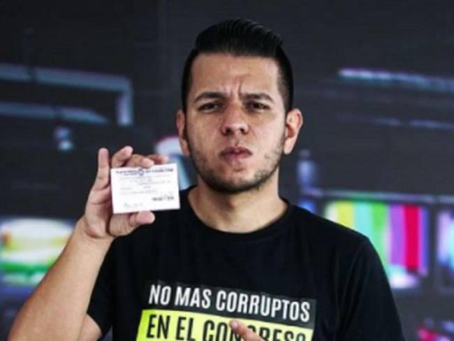 JP Hernández: “Congresistas dejan pantallas prendidas para demostrar asistencia”
