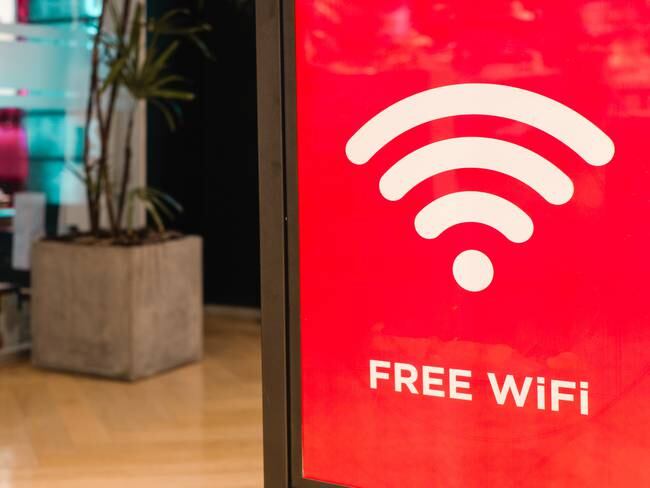 ¿Por qué debería desactivar el wi-fi de su teléfono cuando está en la calle?
