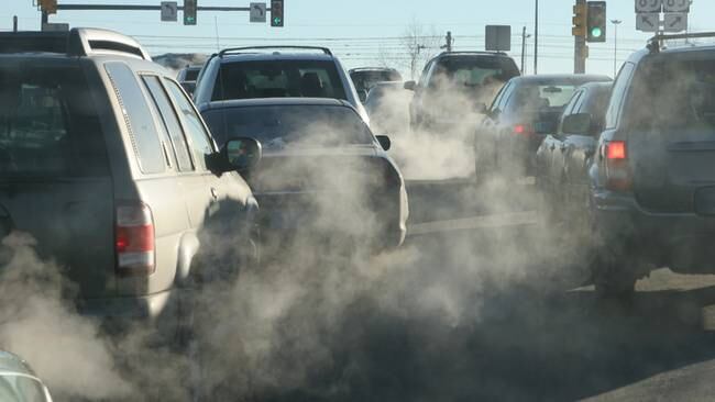 Plan piloto buscaría etiquetar a los vehículos de acuerdo a su nivel de  contaminación