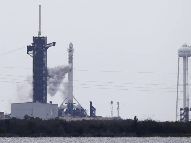 NASA y Space X aplazan lanzamiento de cápsula Crew Dragon