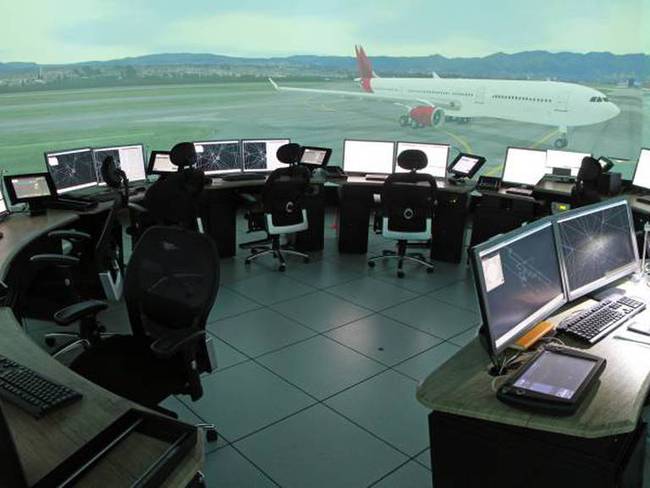 Aerocivil confirmó que necesita contratar 48 controladores aéreos para operación en Bogotá