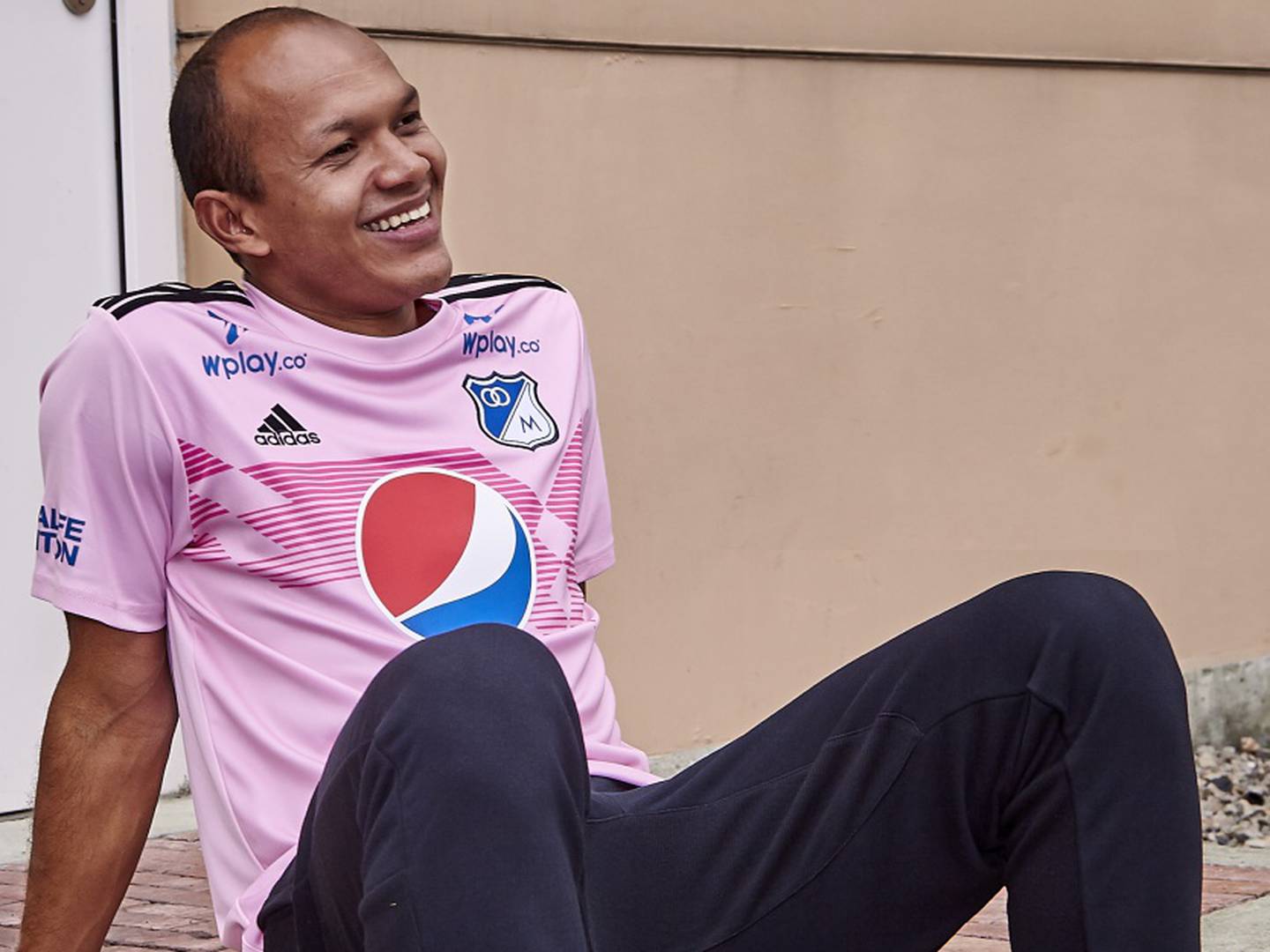 flor Ser En la madrugada Nueva camiseta Millonarios 2020 Millonarios se viste de rosa para el 2020 :  Millonarios se viste de rosa para el 2020