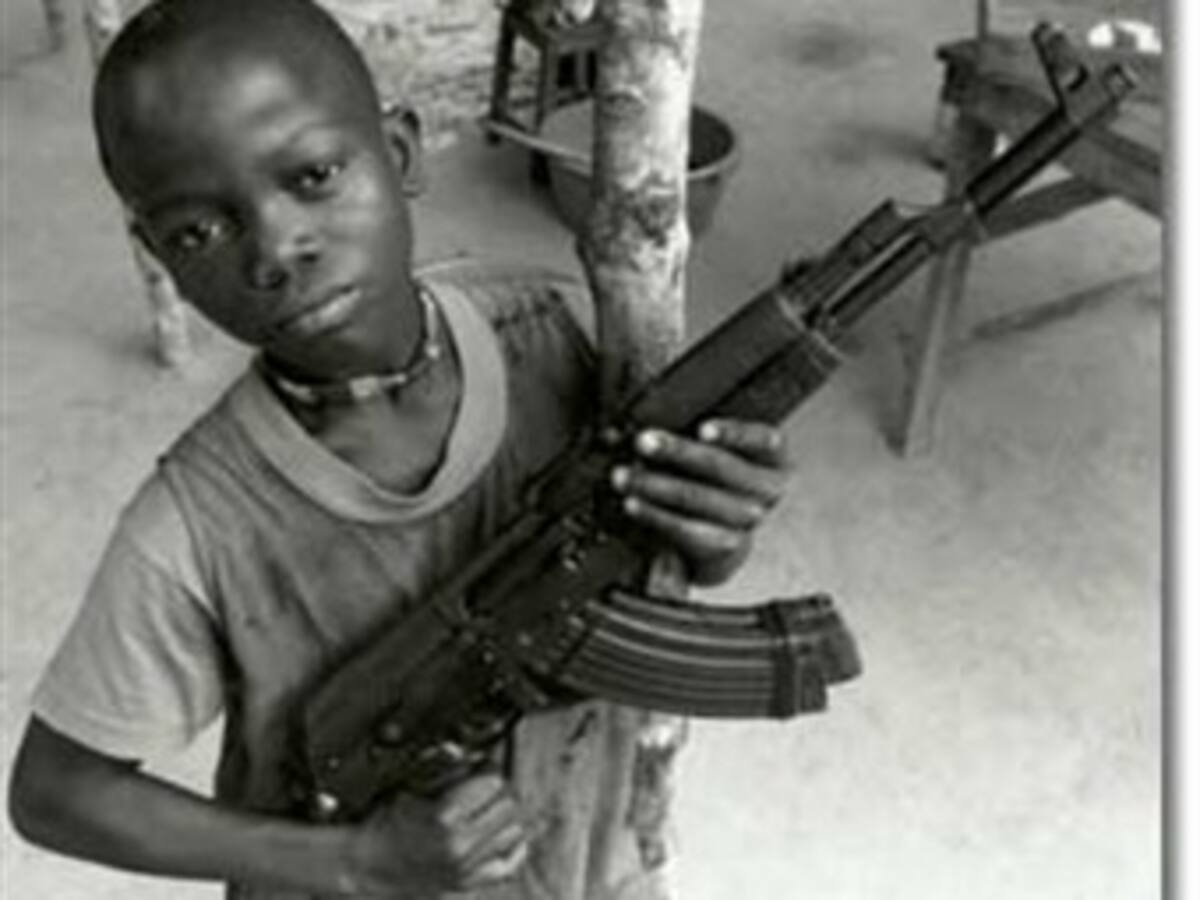Día internacional de los niños soldado: 300.000 siguen luchando