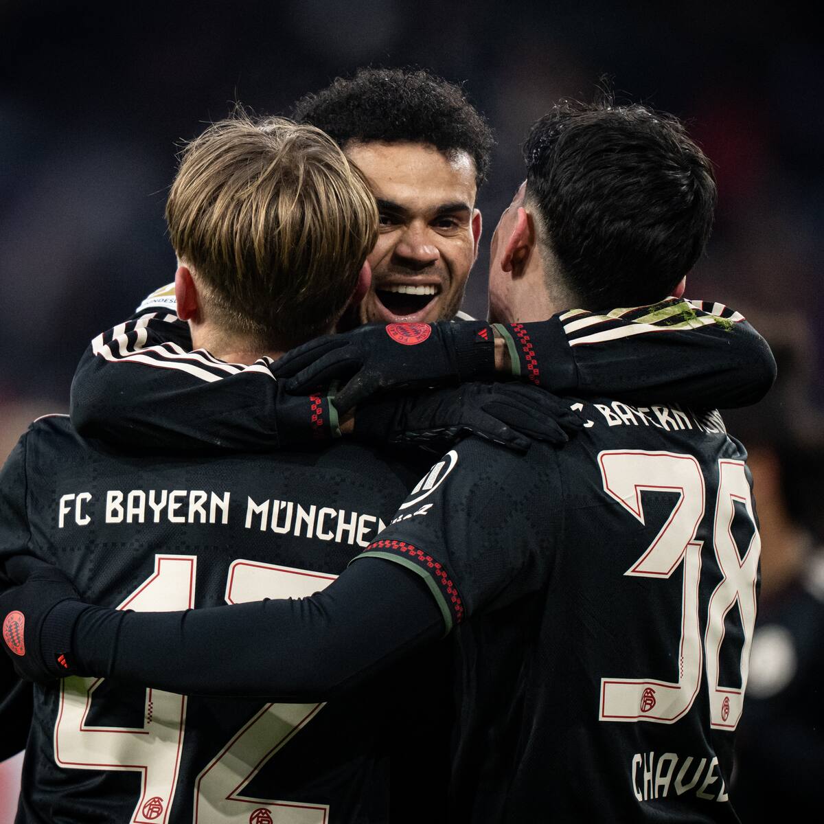 Luis Díaz inicia el 2026 con espectacular doblete de asistencias en Bayern Múnich vs. RB Salzburg