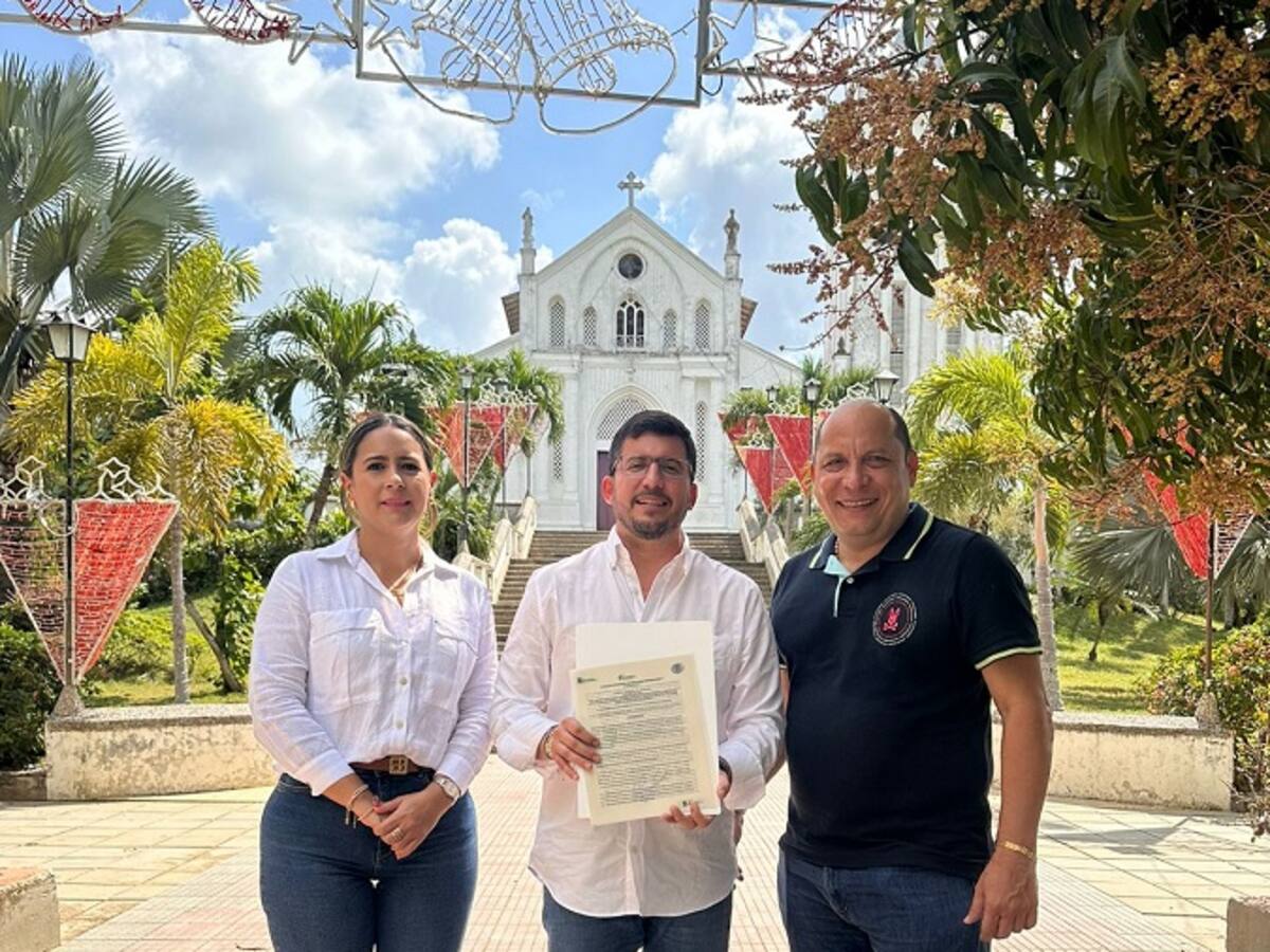 Declararon a Iván Sanes como hijo adoptivo de San Juan Nepomuceno