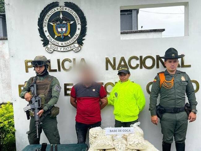 Se logró incautar en el allanamiento, armas de Fuego, alcaloide y arma traumática.