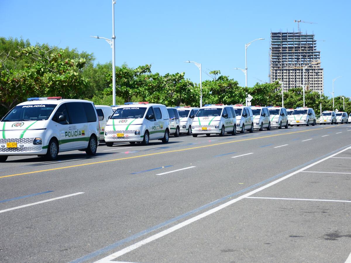 Alcaldía de Barranquilla entrega 30 CAI móviles a la Policía para fortalecer la seguridad