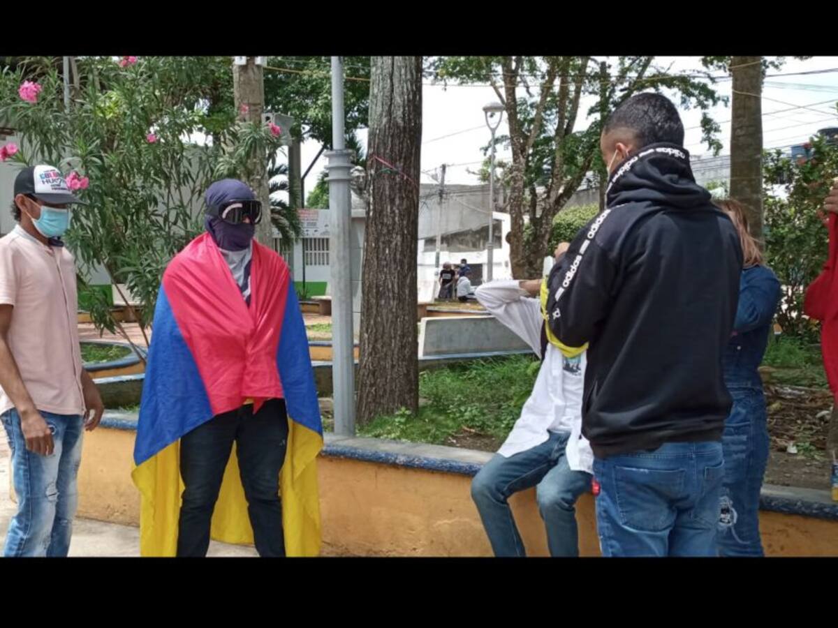 En mesas de diálogo con jóvenes una persona fue atacada a cuchillo