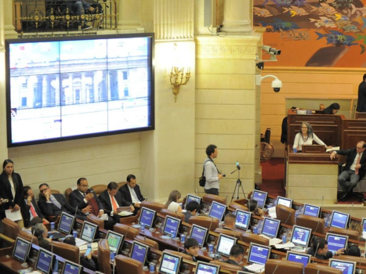 ¿Se extenderán por 2 años los periodos de alcaldes y gobernadores?