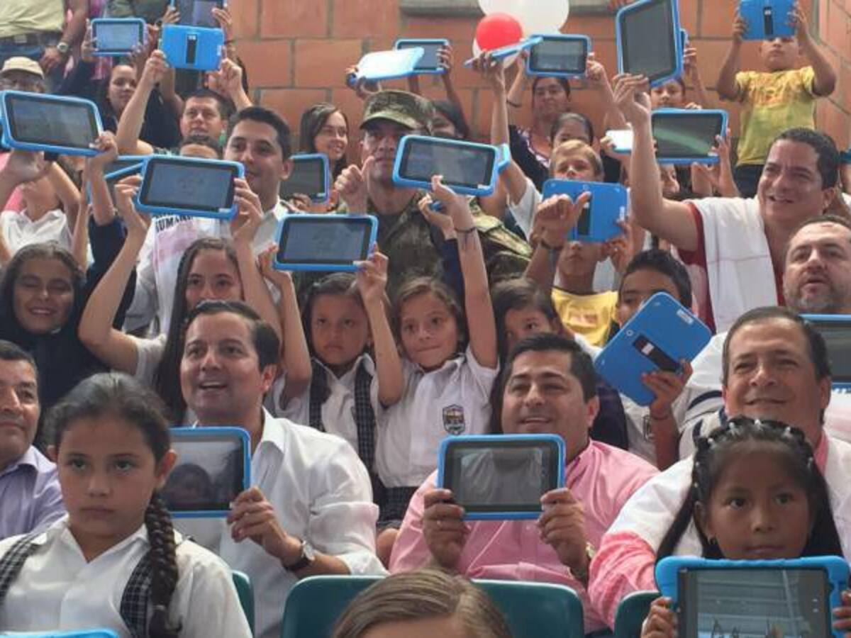MinTic anunció cupos para que mil jóvenes puedan estudiar carreras profesionales