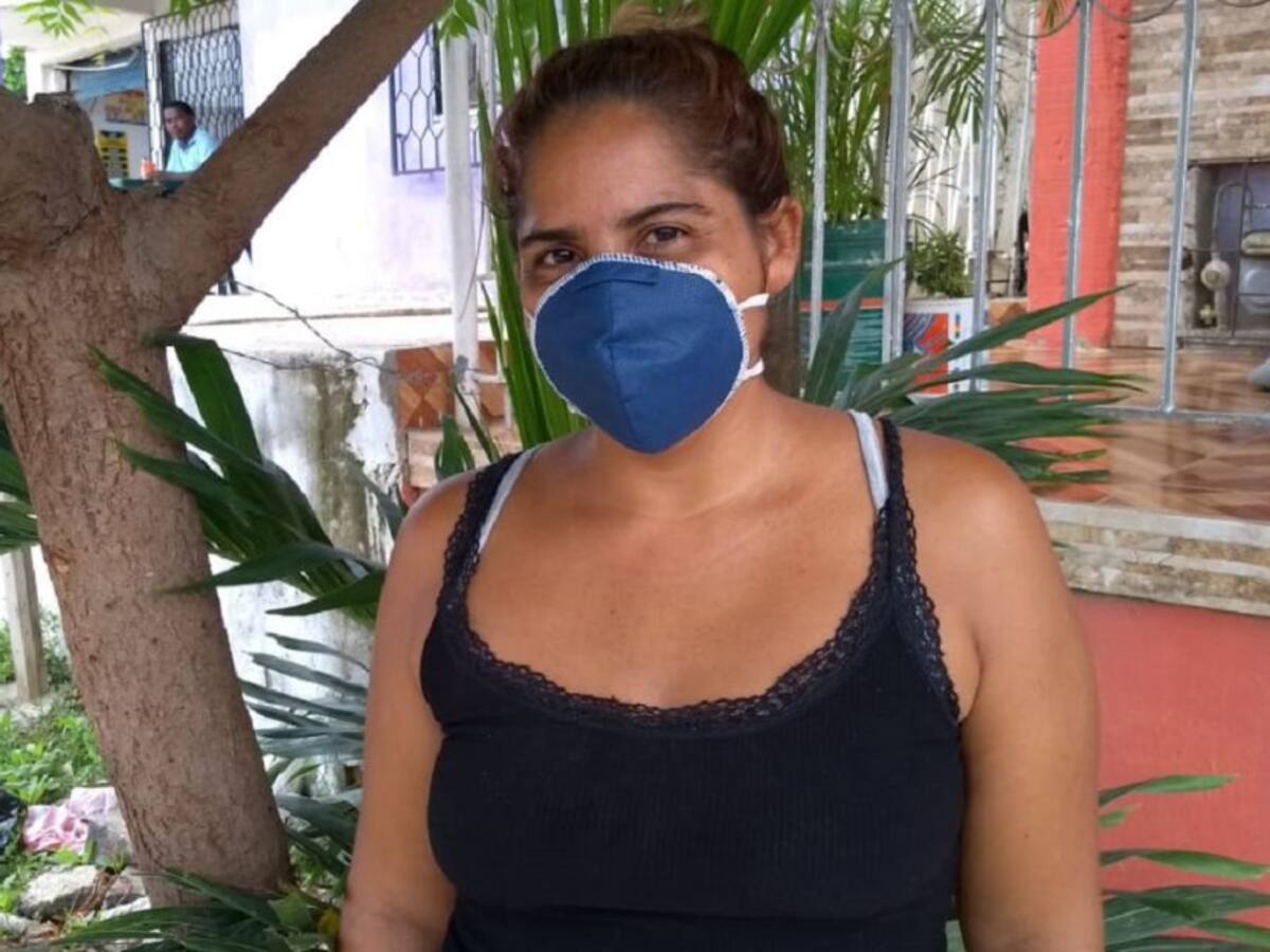Padres de familia piden computadores para sus hijos en Cartagena