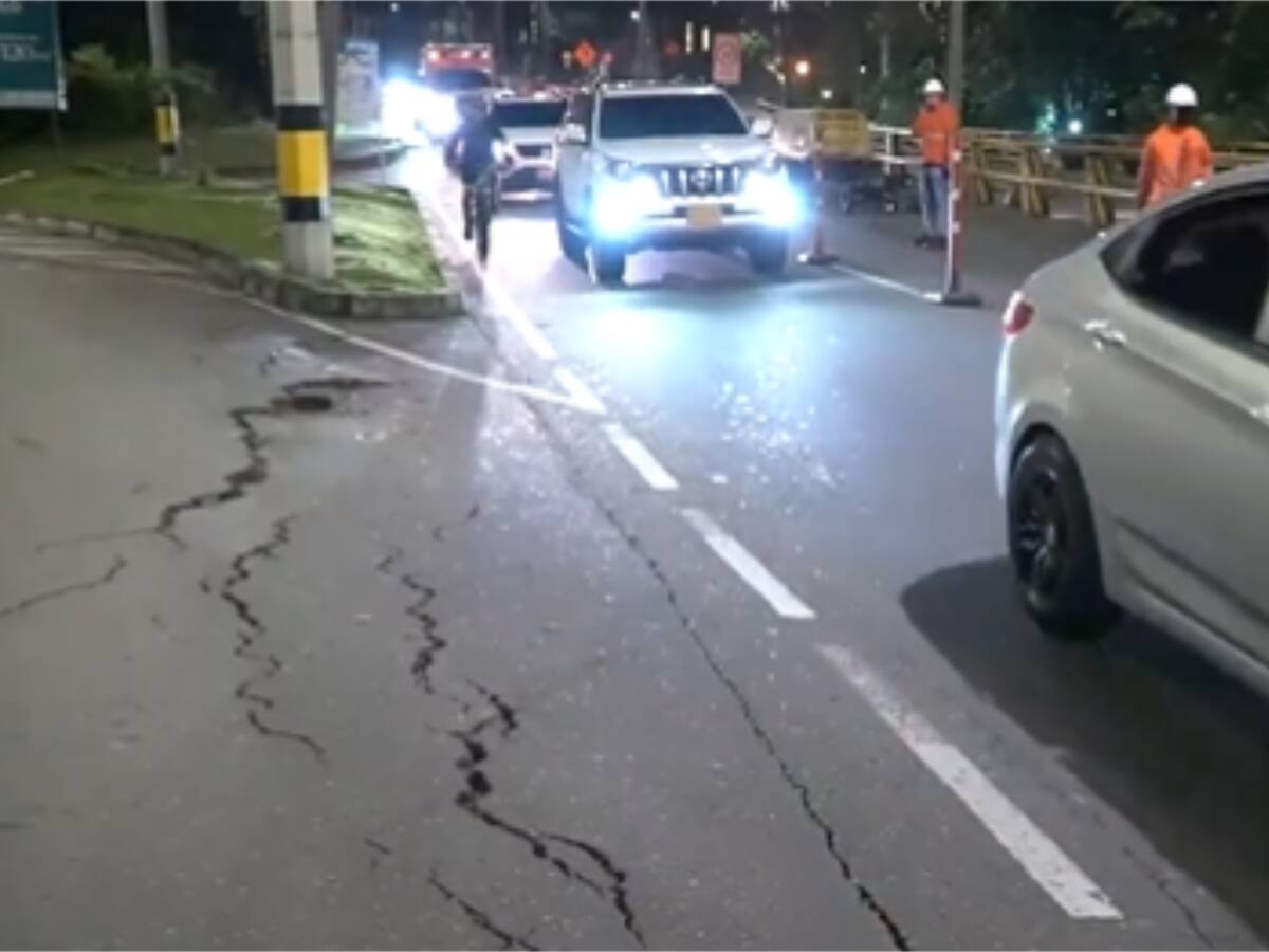 Hotel Intercontinental, afectado por pavimento roto en vía Las Palmas de Medellín