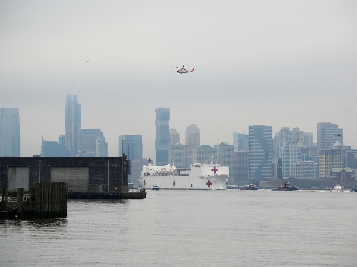 Choque de helicóptero en río Hudson deja 6 personas muertas.