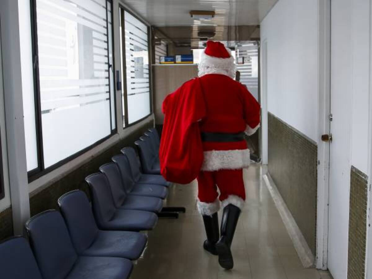 La fantástica, tierna y falsa historia del niño que murió en brazos de Santa