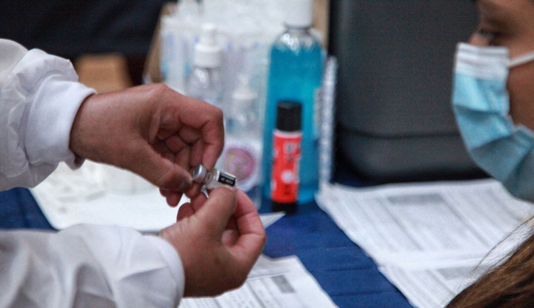 Vacunación contra COVID-19