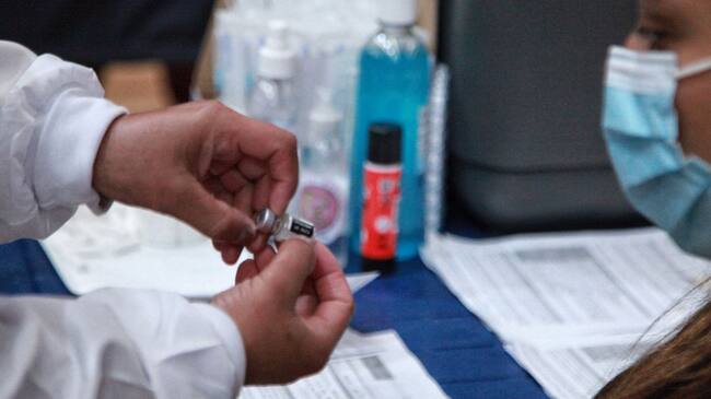 Vacunación contra COVID-19