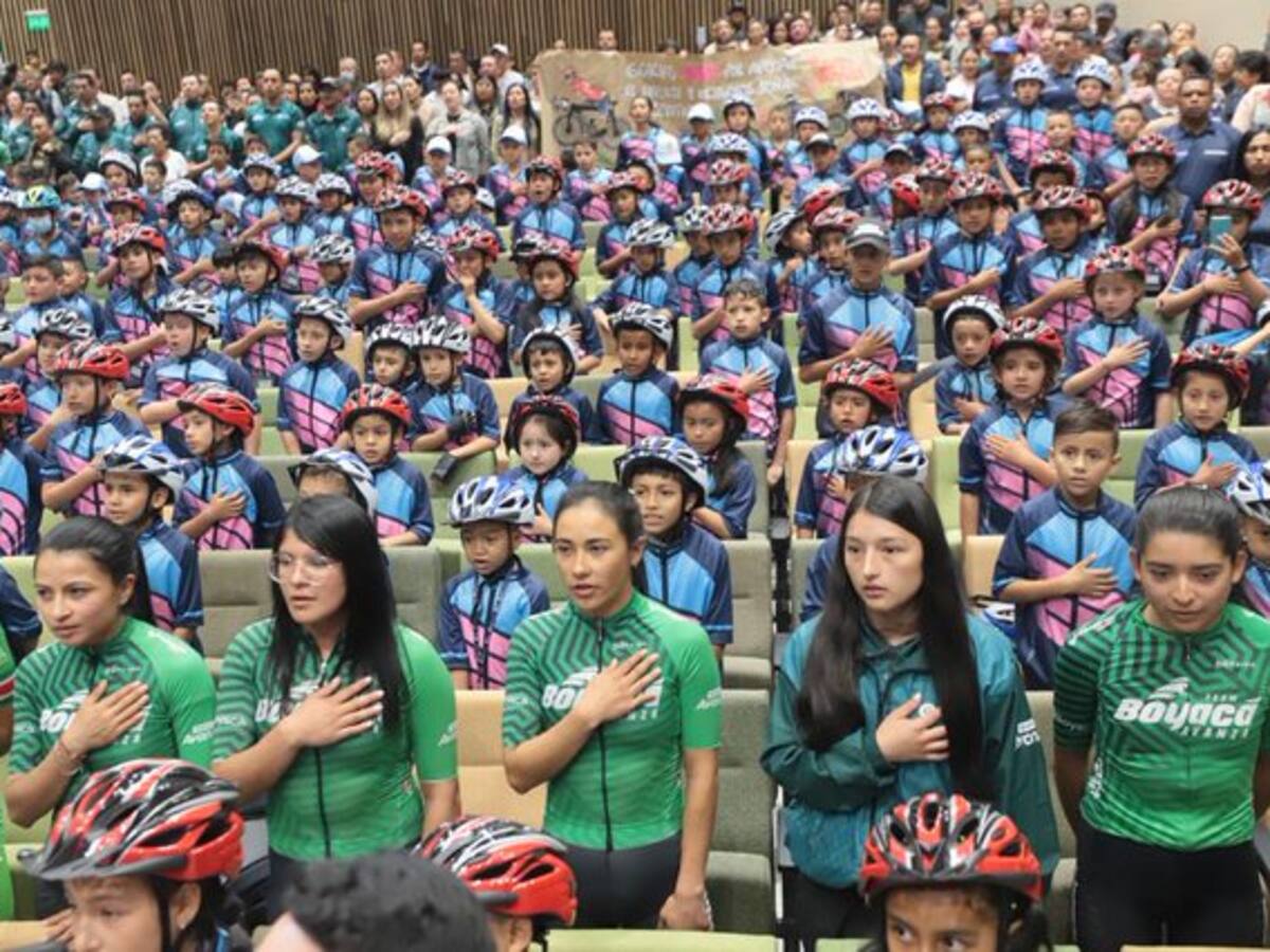 MinDeporte y Nairo Quintana entregaron Bicicletas para Escuelas deportivas en Boyacá