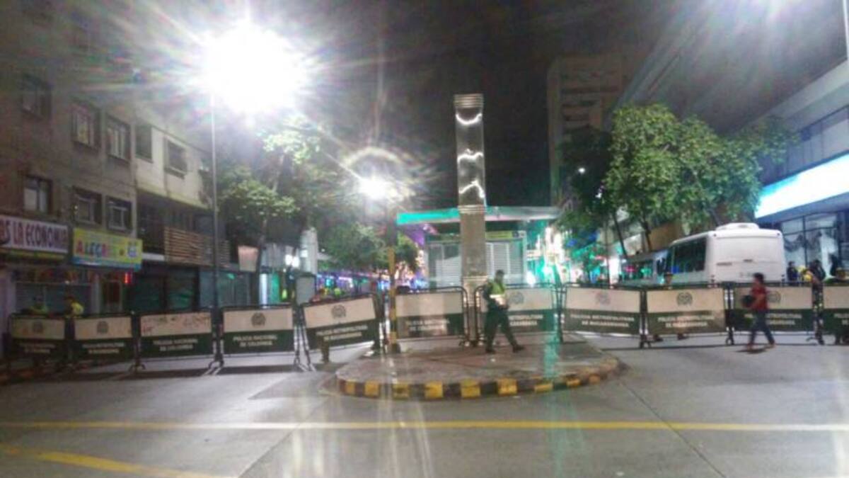 Policía allanó el centro comercial San Andresito Centro