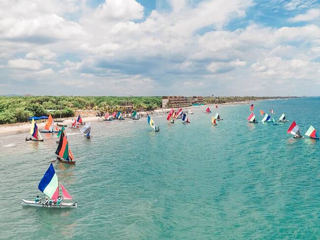 Las playas de Tolú se vistieron de gala con veleros multicolores
