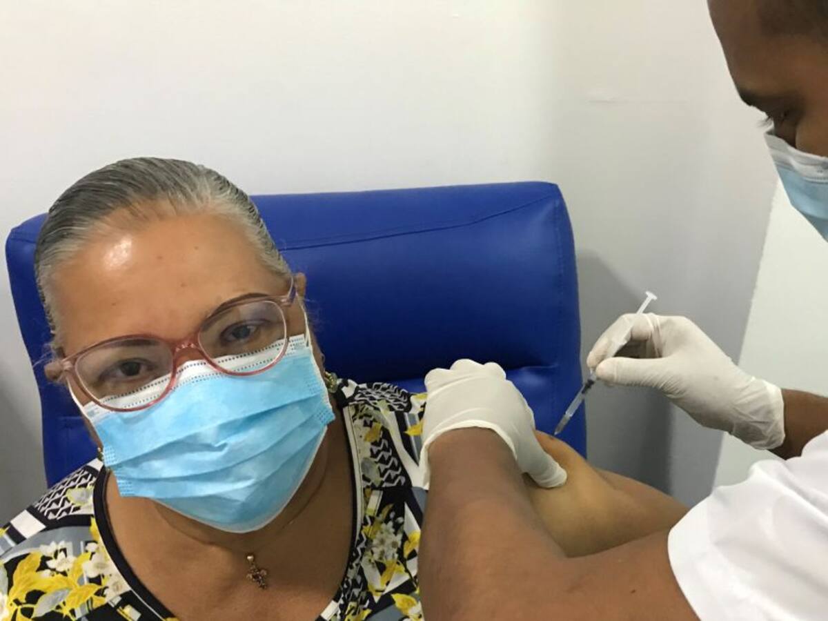 Inició piloto de vacunación para docentes de colegios de Cartagena