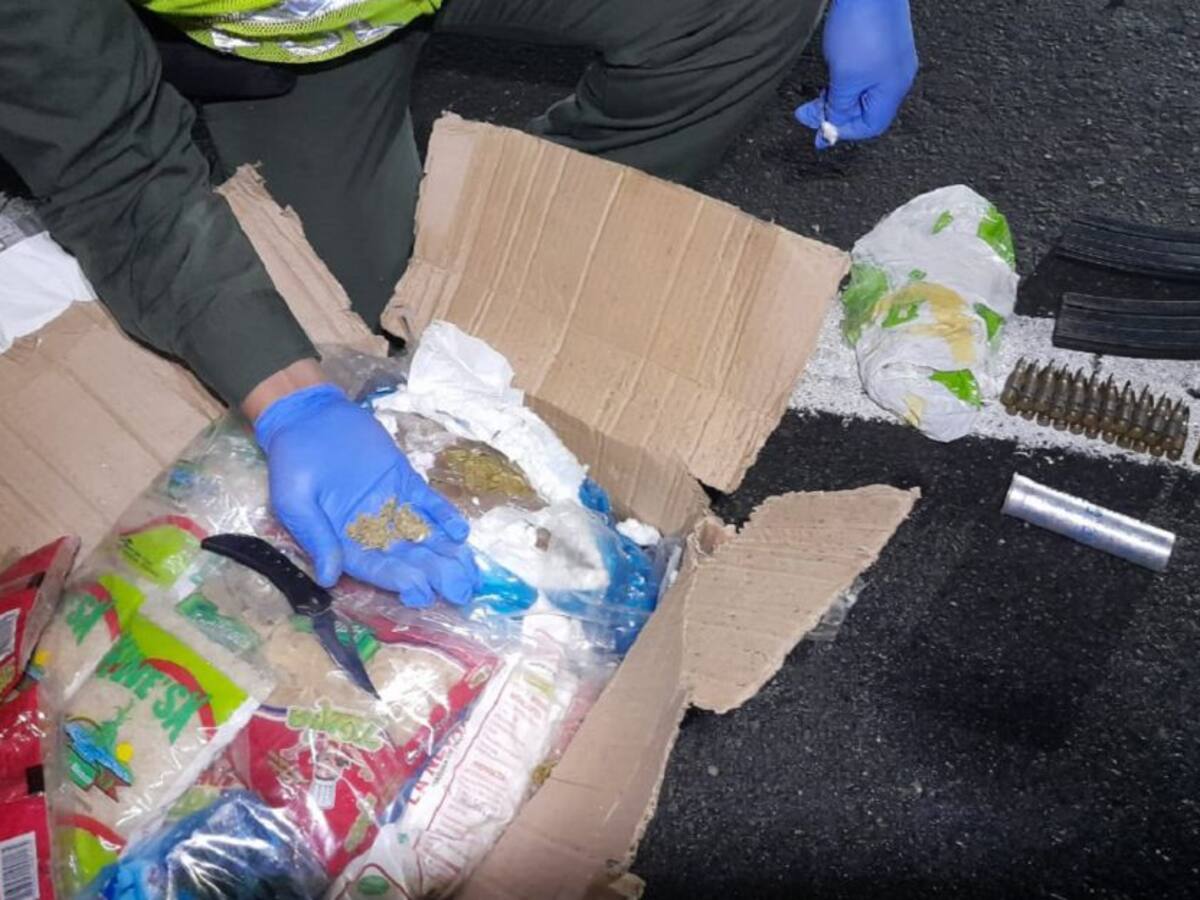 Carga de drogas y municiones fue incautada en las vías de Caldas