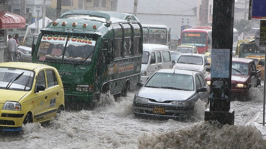 Fuertes lluvias paralizan a la ciudad de Barranquilla. Foto: Colprensa