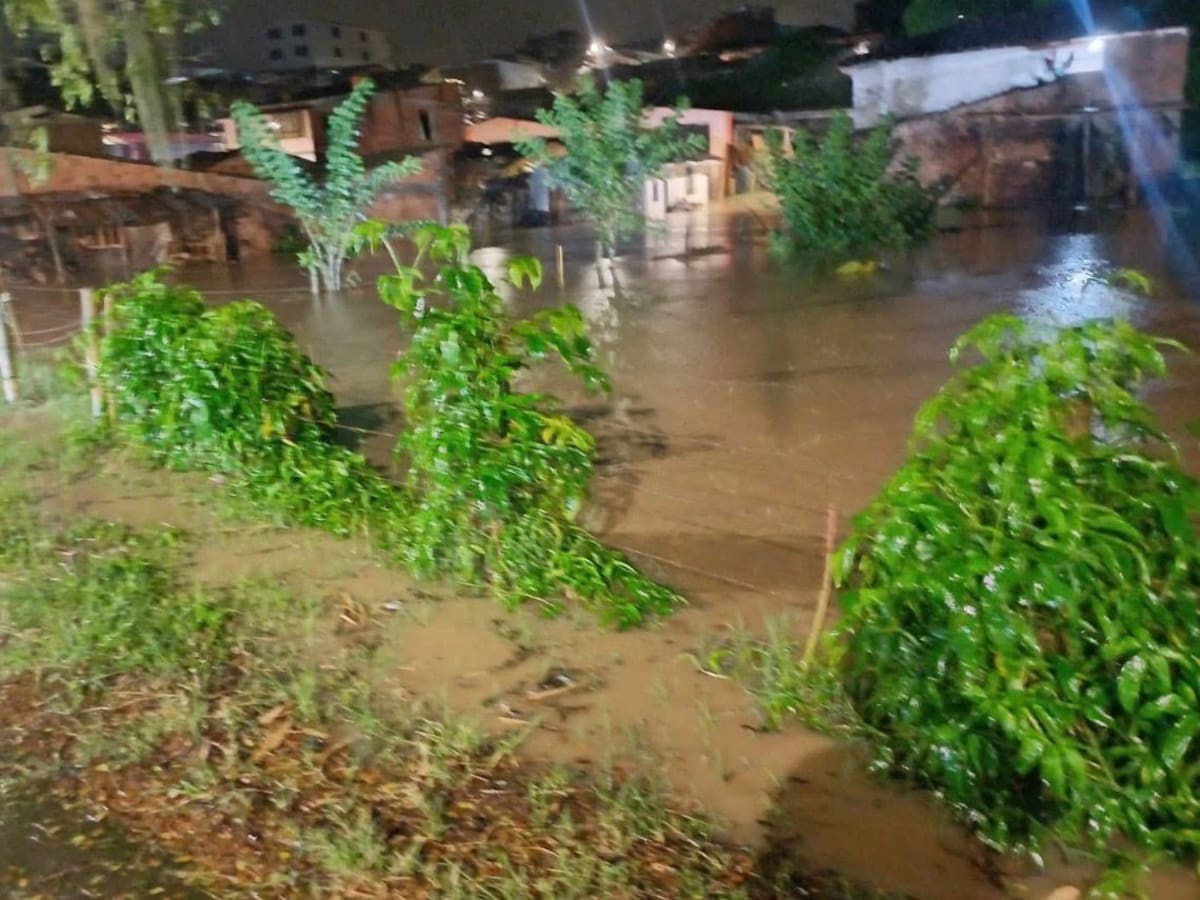 Lluvias causas inundaciones en la quebrada Mellizos del municipio de Viterbo, Caldas