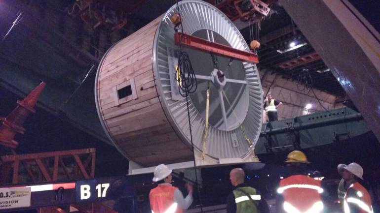 En carretes de 12 toneladas llegaron a Rionegro los cables.