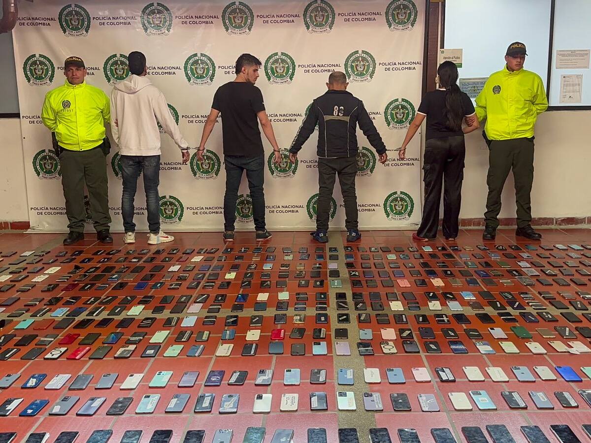 Capturados ‘Los banda libre’ la banda delincuencial que tenía 640 celulares en una casa