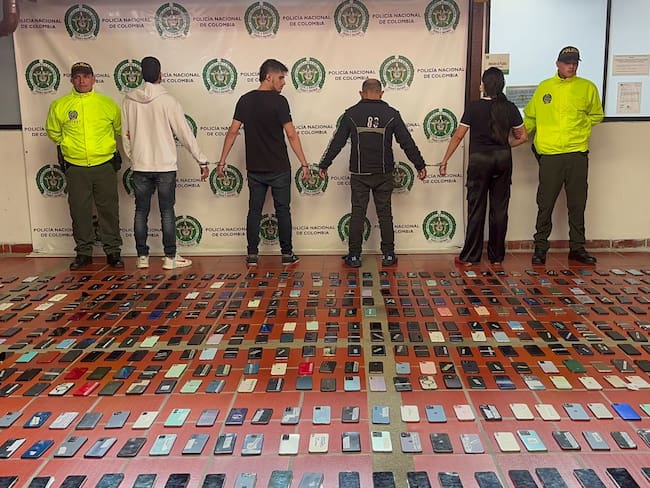 Capturados ‘Los banda libre’ la banda delincuencial que tenía 640 celulares en una casa