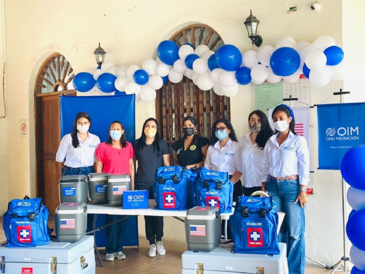 Donan equipos para la conservación de las vacunas COVID-19 en Cartagena
