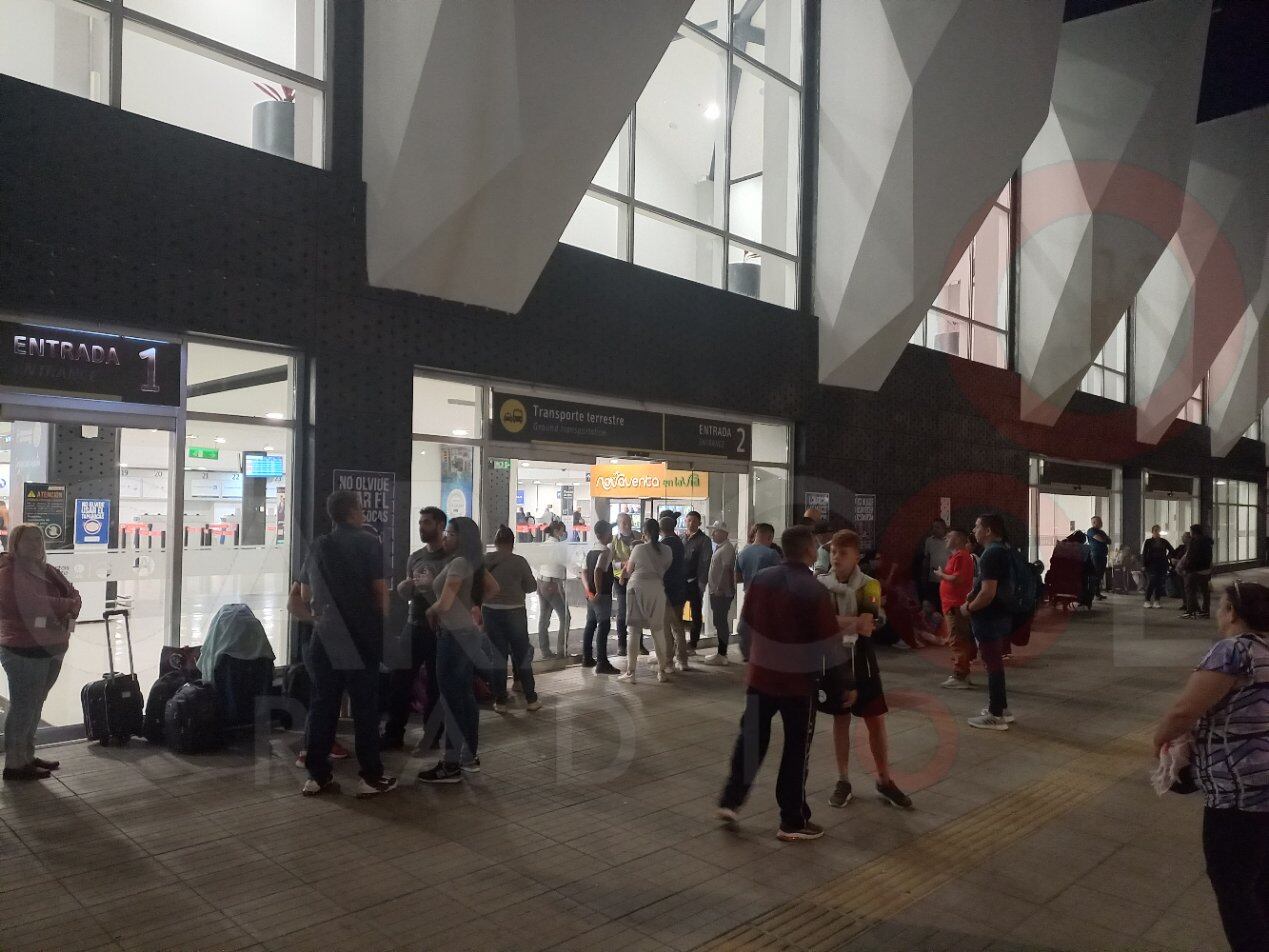 Pasajeros de Viva Air a la espera de reubicación en Cúcuta