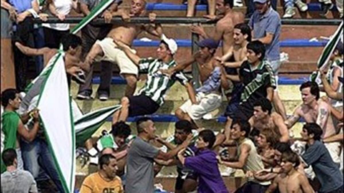 Sanción sin precedentes para Nacional por violencia de sus seguidores