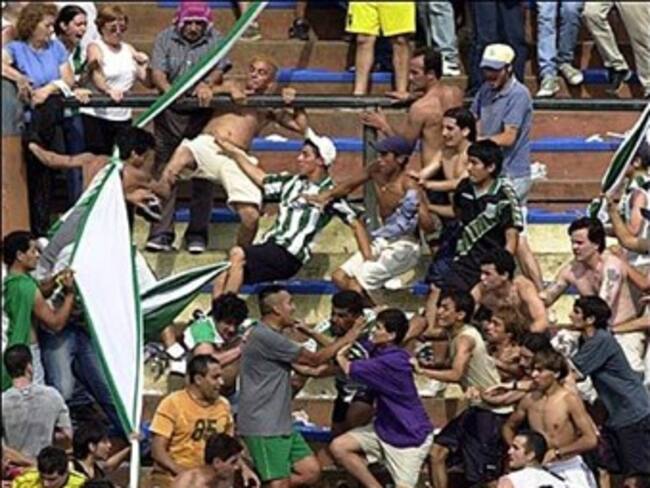 Sanción sin precedentes para Nacional por violencia de sus seguidores