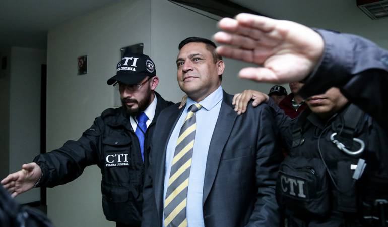 En el complejo judicial de Paloquemao se llevó a cabo la audiencia de legalización de captura del General (r) Humberto Guatibonza, implicado en las chuzadas.