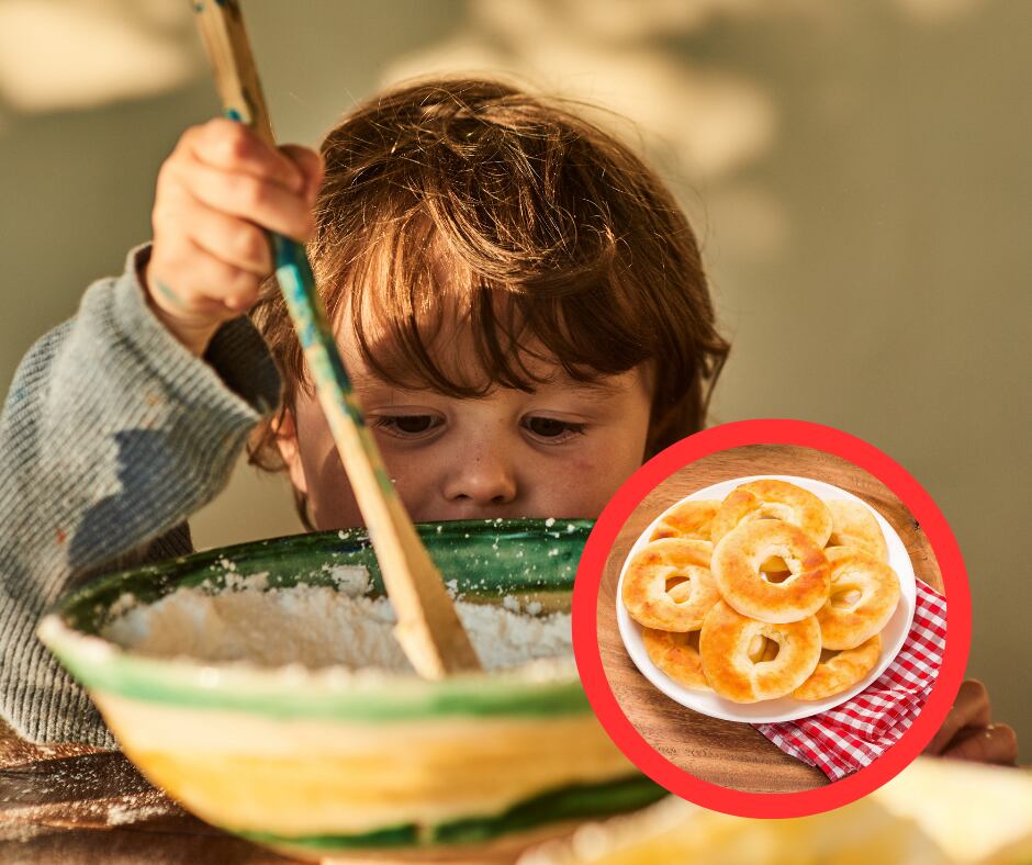 Niño pequeño mezclando ingredientes y pandebono valluno (Getty Images)