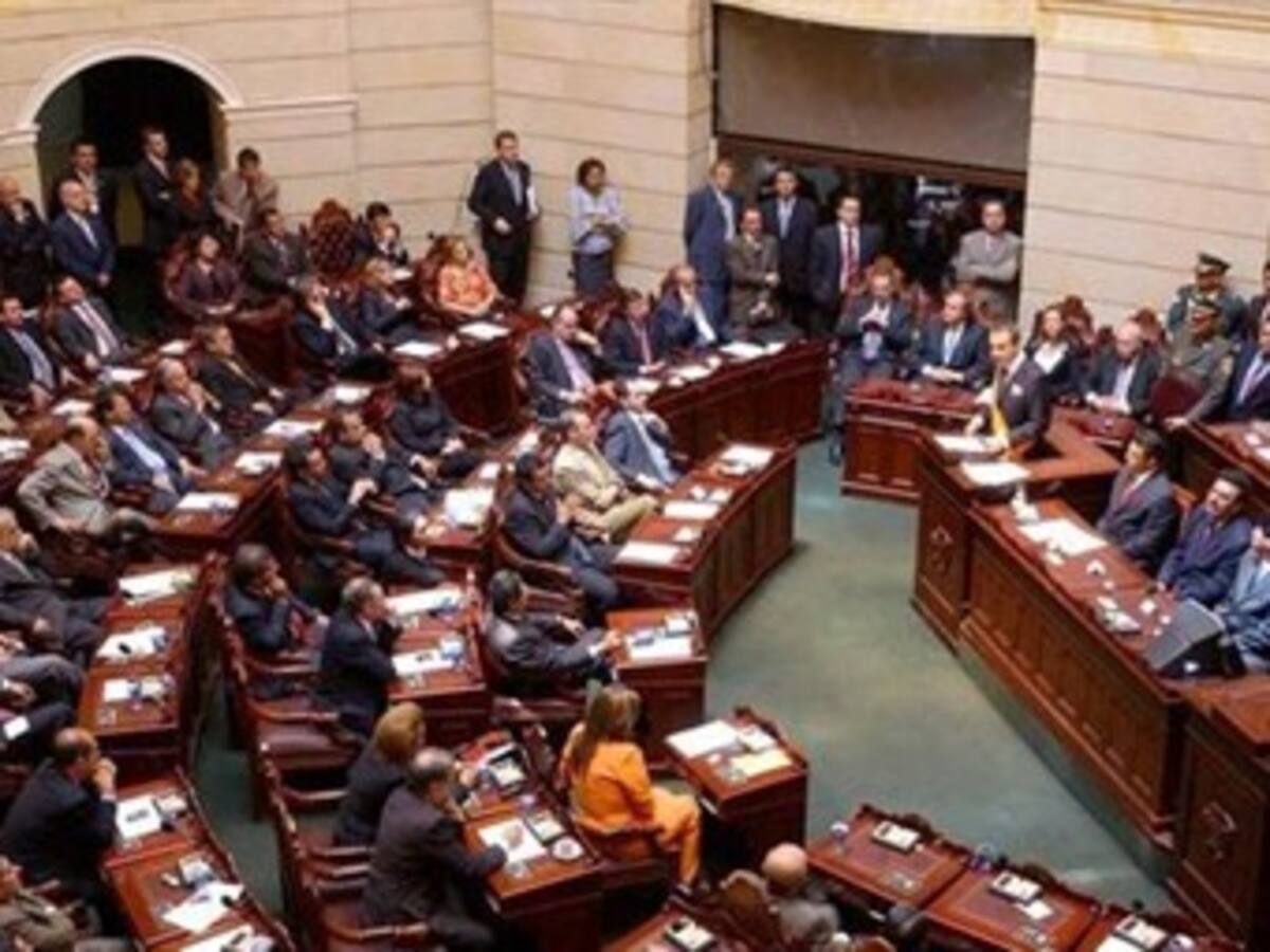 El presidente no está solo si hay diálogos de paz: Comisión de paz