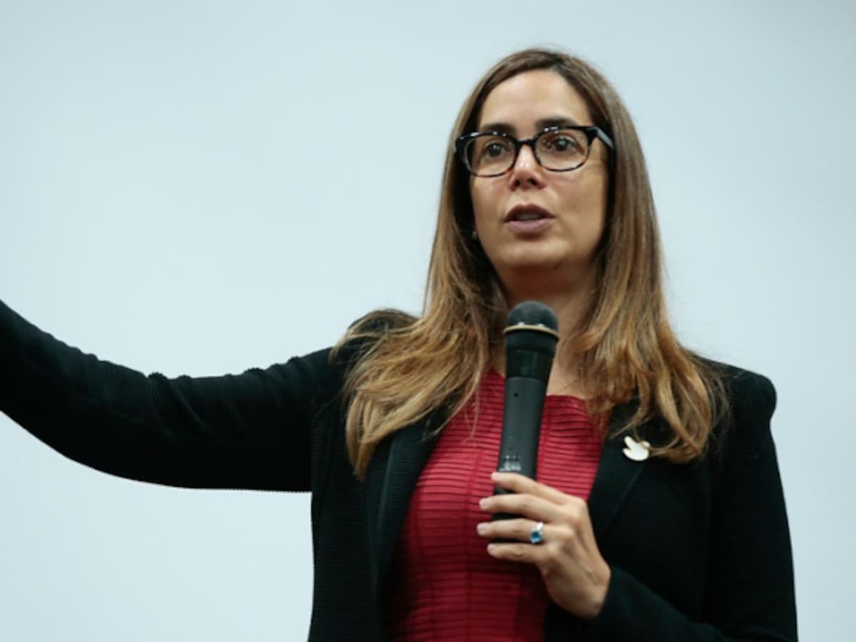 Acciones del Eln que afectan estudiantes son actos de cobardía: Gina Parody