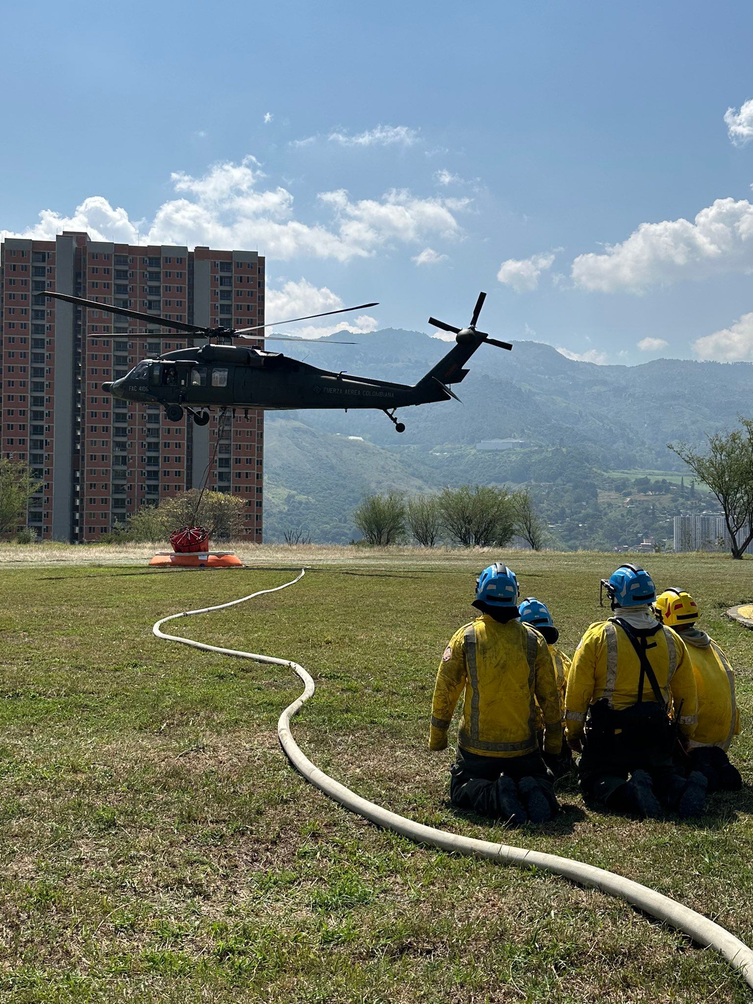 Incendio de cobertura vegetal en Cerro Quitasol, Bello.