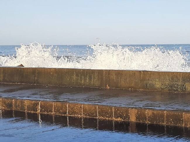 Se espera el incremento significativo de la altura del oleaje, oscilando entre 1.7 y 2.2 metros y alcanzando hasta los 3.2.