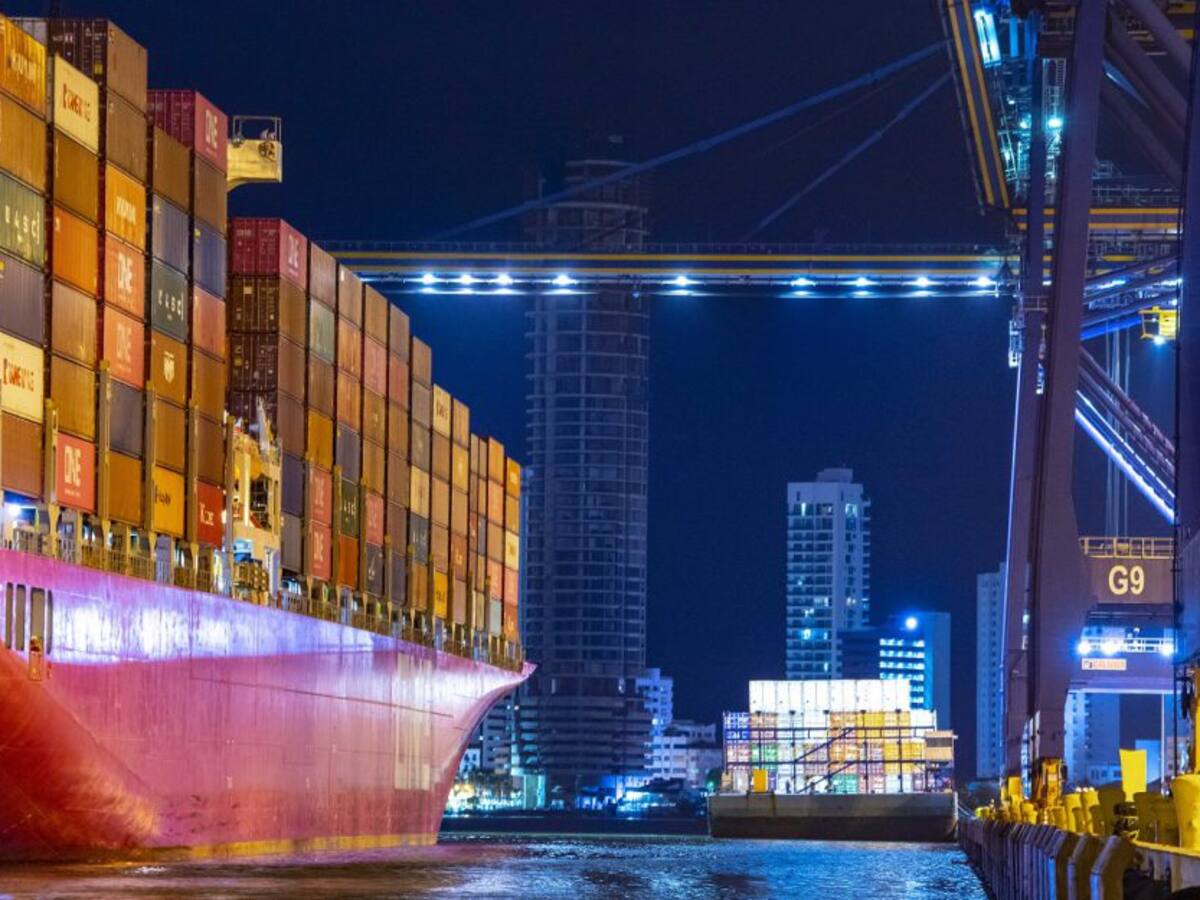 El singular barco que arribó al Puerto de Cartagena