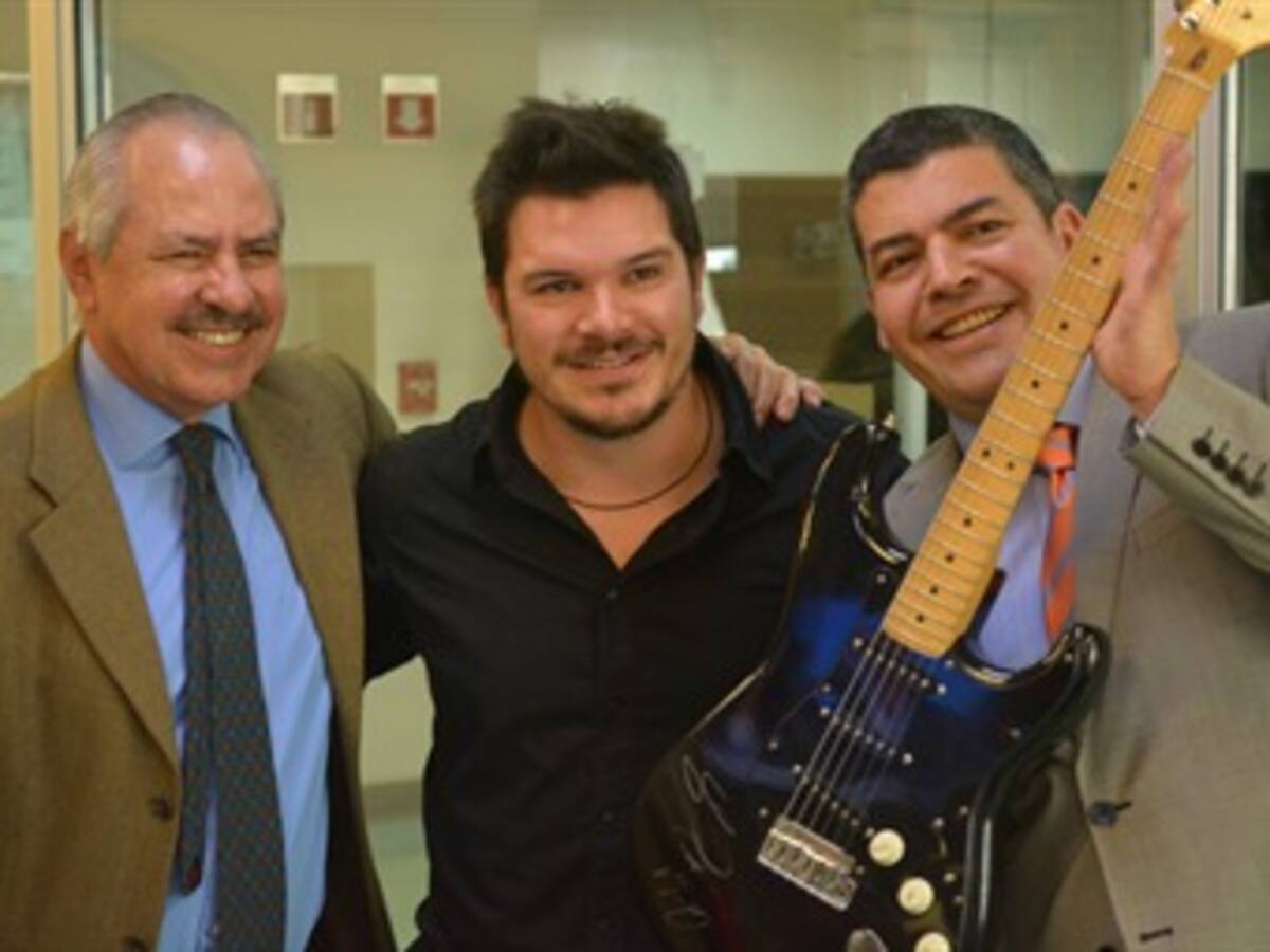 Felipe Valencia es el flamante ganador de la guitarra de Juanes