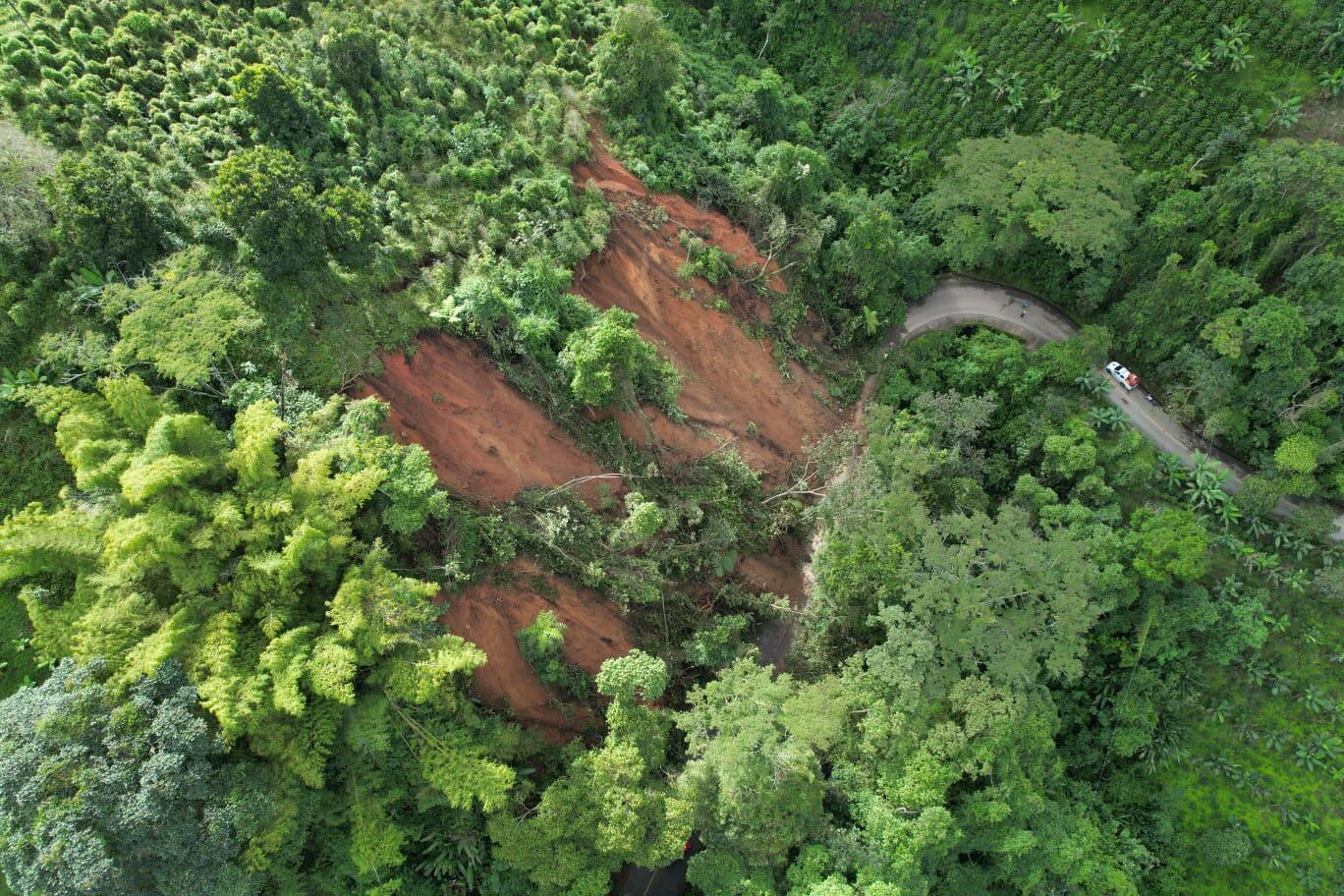 Movimiento de la montaña en la vereda El Bosque, en San José, Caldas. Foto suministrada.